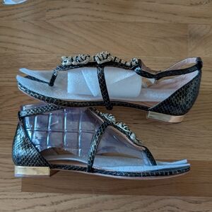 NIB Vince Camuto Daria Tiger Embellished Snakeskin Sandals Size 7